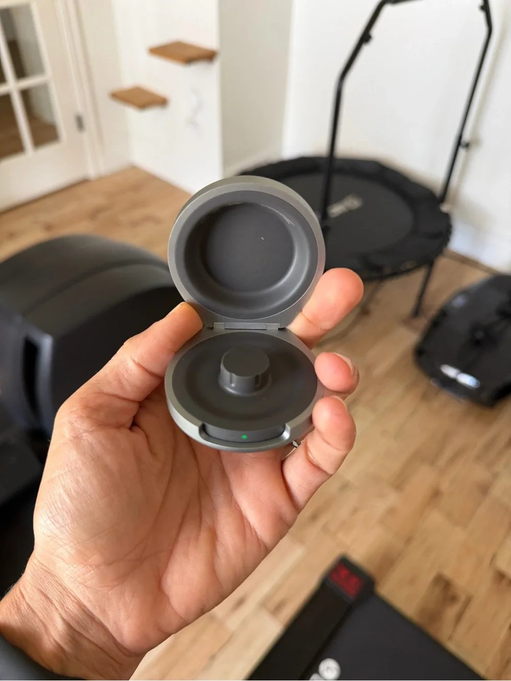 Oura Version 4 Portable Charger - for Size 6 Ring